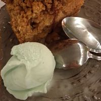 Tarta de manzana con helado de manzana verde at V-Thos in Javea