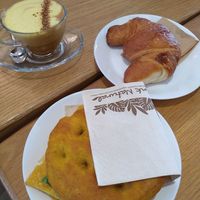 Tumeric roll & croissant at Essenza in Grosseto