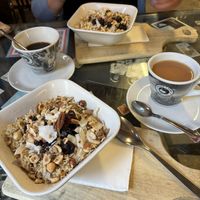 Organic porridge with berried and mixed nuts  at Singl-end - Garnethill in Glasgow