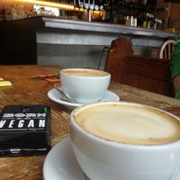 Sehr leckere hafer cappuccino. at Harmonium in Edinburgh