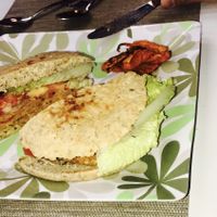 Deliciosa hamburguesa vegana at Kaban in Mexico City