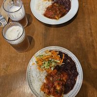 Canelone de ricota de tofu com espinafre, arroz, feijão e salada at Aurora Restaurante Antiespecista in Porto Alegre