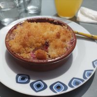 Crumble vegan at Zezette & Marcel in Angouleme