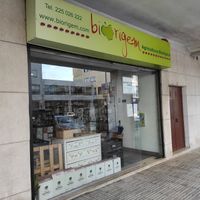 Front of the store at Biorigem in Porto