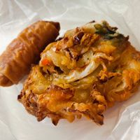 Veggies fritter and  seafood mini rolls at Rong Xiang Vegetarian Food 荣祥素食坊 in Central Singapore