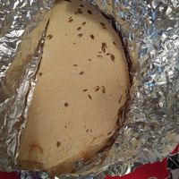 Papad (sfoglie croccanti di farina di legumi e cumino) at Namaste in Como