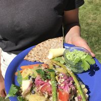 Somrig potatissallad med ärtpesto  at Cafe Nyfiket in Raettvik