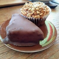 chocolate triangle and blueberry muffin at Zula Vegetarian Paradise in Seminyak