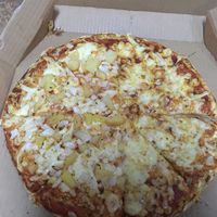 Vegan Pineapple-Onion Family Pie at Pizza Bomba in Jerusalem