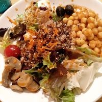 Ensalada de quinoa y legumbres (primer plato del menú del día) at Masa Madre in Madrid