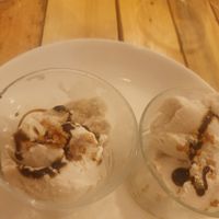 Helados de vainilla at Masa Madre in Madrid