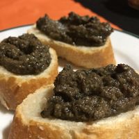 paté de aceitunas  at V de Vegetta in Mostoles