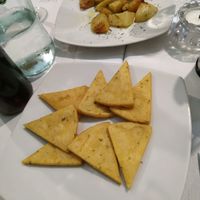 Patatas con romero y triángulos de harina de garbanzo  at Krokos in Agrigento