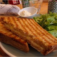 Croque-monsieur with mayonnaise at Sultans in Antwerpen
