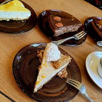 Yummie vegan sweets at Gember in Horst