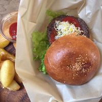 Burger at Natudeco in Kamakura