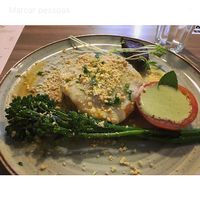 Almoço escondidinho de Aipim e Moranga com Cogumelos, tomate com molho de Manjericão e alegues Cruzidos  at Raw Porto Alegre in Porto Alegre