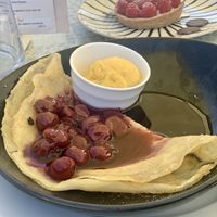 Vegane Pfannkuchen mit Sorbet und ein Himbeertörtchen ❤️  at Cafe Pause in Freudenstadt