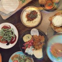 Beetroot “ravioli”, bang bang cauliflower “make your own” tacos, celeriac shawarma, mushroom ragu, buttermilk sliders, sweetcorn fritters, parm and herb chips, and arancini at The Tipsy Vegan in Cambridge