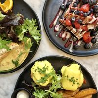Tofu bénédictine, Le Classique et Gaufre at LOV - Montagne in Montreal