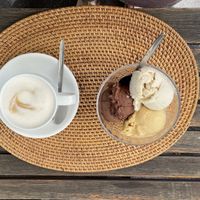 Und das Dessert ,veganes Eis, mit feinem Cappuccino zur Krönung   at The Sacred in Zurich