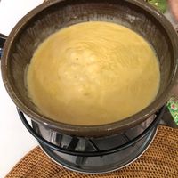 Fondue vegana at The Sacred in Zurich