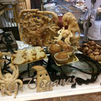 Critters in the window! at Santa Clara Bakery  in Barcelona