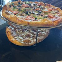 Pizza on the top is the vegan one!   at Mellow Mushroom in Lakeland