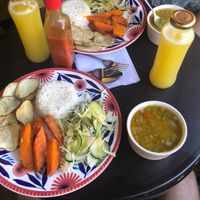 Lunch of the day with pineapple “juice” (16.000 COP in January 2020) at Mar y Hojas Cocina Vegana in Cartagena