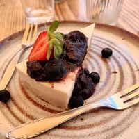 Lemon cheese cake at Goldig in Lagos