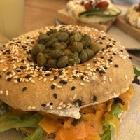 Bagel nº2 salmón y queso crema  at Goldig in Lagos