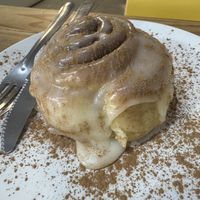 Cinnamon roll 🤤  at Pop Art Cafe in Foz Do Iguacu