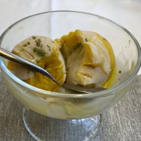 Gelat de mango amb llet de coco at Prick Thai in Cambrils