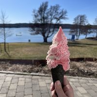 Soft ice cream, their specialty flavor with vanilla and raspberry, strawberry sprinkles 🤩💚  at Palma Kiosk & Kaffebar in Sarpsborg