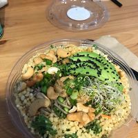 Bol vegan au tempeh at Bols et Poke in Quebec