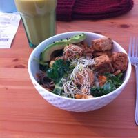 Bol Mahalo at Bols et Poke in Quebec