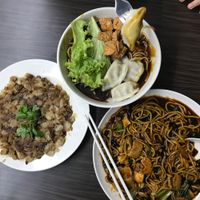 Noodles and carrot cake  at SHU Vegetarian 蔬方斋 - Ang Mo Kio  in Northeast Singapore