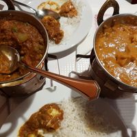 Right: vegan chicken masala, left: tofu curry at Sanskar Nepal in Lisbon