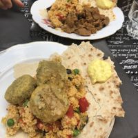 falafel e gyros vegano con couscous e pane carasau   at La Vie En Rose in Trento
