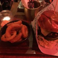 Ann Karin burger and onion rings  at Göteburgare Vegan in Gothenburg