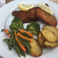 Breaded seitan and vegetables at Xisko in Guimaraes