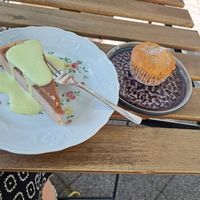 cheesecake with rhubarb and vanilla sauce and muffin with apples and carrots at Crops in Magdeburg