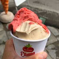 Vegan strawberry and hazelnut flavors  at Ettamo in Florence