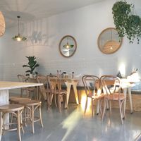Nude Sisters cafe - beautiful, bright and airy. 
Perfect for coffee catch ups at Nude Sisters Whole Food Kitchen in Gold Coast