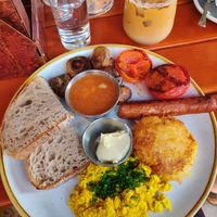 Full vegan breakfast at Greasy Spoon - Hagagatan in Stockholm