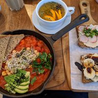 vegan shakshuka and sandwiches with cashew cream at Jaglana in Poznan