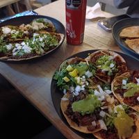 Todo es muy delicioso, vayan los miércoles hay una promoción de 5 tacos por $100 y no dejen de probar la cerveza de jengibre, exquisita. at Malportaco in Mexico City