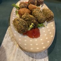 Las croquetas están muy buenas.  at Chef Momo in Cartagena