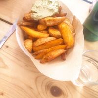 Fries with hummus at Green Lab in Montpellier