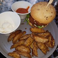 Burger and potatoes at MU-Food in Geneva